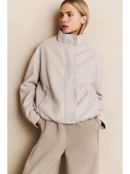 Veste courte en simili cuir...