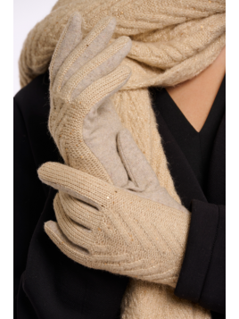 Gant tricoté orné de...