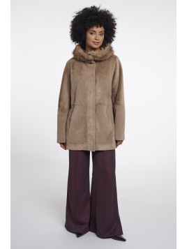 Manteau en fausse fourrure...
